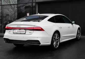 Подержанный автомобиль Audi A7 2021 года (4 фото)