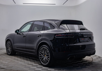 Подержанный автомобиль Porsche Cayenne 2021 года (7 фото)