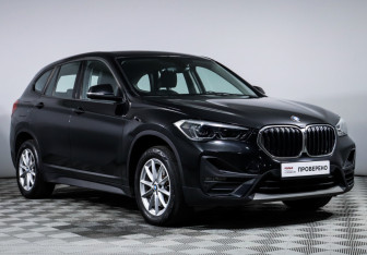 Подержанный автомобиль BMW X1 2020 года (3 фото)