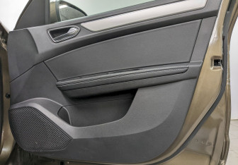 Подержанный автомобиль Renault Arkana 2021 года (18 фото)