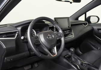 Подержанный автомобиль Toyota Corolla Sedan 2021 года (11 фото)