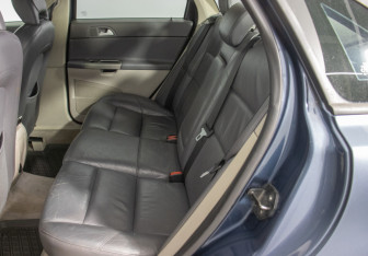 Подержанный автомобиль Volvo S40 2007 года (11 фото)