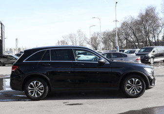 Подержанный автомобиль Mercedes-Benz GLC Coupe 2021 года (4 фото)