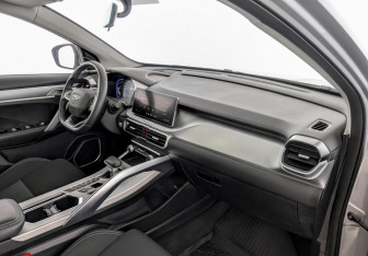 Подержанный автомобиль Geely Coolray 2023 года (11 фото)