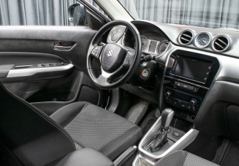 Подержанный автомобиль Suzuki Vitara 2016 года (11 фото)