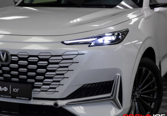 Подержанный автомобиль Changan UNI-K 2023 года (32 фото)