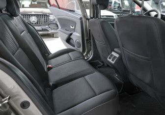 Подержанный автомобиль Renault Fluence 2012 года (12 фото)