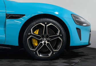 Подержанный автомобиль Xiaomi SU7 2024 года (20 фото)