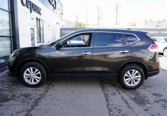 Подержанный автомобиль Nissan X-Trail 2018 года (8 фото)