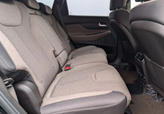 Подержанный автомобиль Hyundai Santa Fe 2021 года (10 фото)