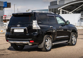Подержанный автомобиль Toyota Land Cruiser Prado 2011 года (5 фото)