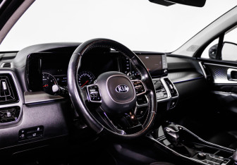 Подержанный автомобиль Kia Sorento 2020 года (11 фото)