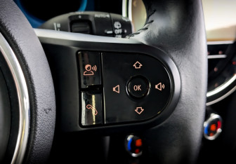 Подержанный автомобиль MINI Hatch 2021 года (27 фото)