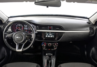 Подержанный автомобиль Kia Rio Hatchback 2020 года (13 фото)