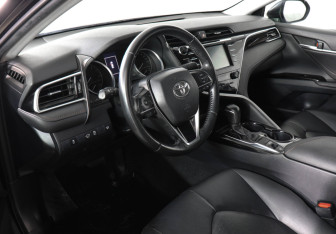 Подержанный автомобиль Toyota Camry Sedan 2020 года (5 фото)