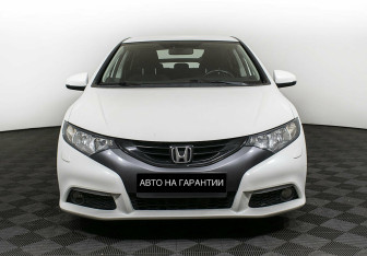 Подержанный автомобиль Honda Civic Hatchback 2012 года (2 фото)