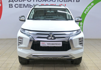 Подержанный автомобиль Mitsubishi Montero Sport 2022 года (2 фото)