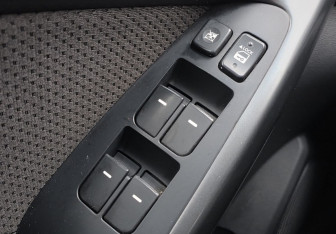 Подержанный автомобиль Kia Cerato Sedan 2012 года (14 фото)