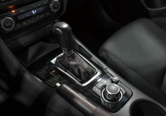 Подержанный автомобиль Mazda 3 Sedan 2015 года (9 фото)