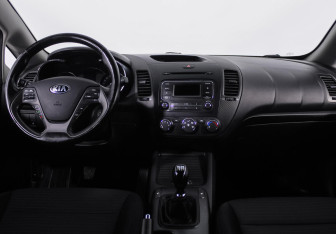 Подержанный автомобиль Kia Cerato Sedan 2014 года (6 фото)