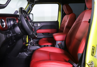 Подержанный автомобиль Jeep Wrangler 2023 года (17 фото)