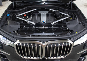 Подержанный автомобиль BMW X7 2019 года (9 фото)