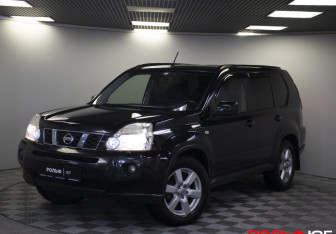 Подержанный автомобиль Nissan X-Trail 2010 года (19 фото)