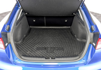 Подержанный автомобиль Kia Stinger 2021 года (10 фото)