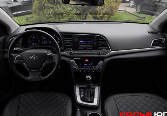 Подержанный автомобиль Hyundai Elantra Sedan 2017 года (11 фото)