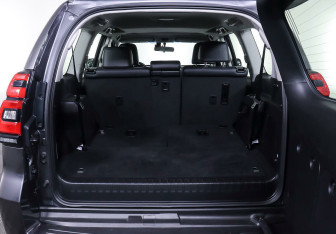 Подержанный автомобиль Toyota Land Cruiser Prado 2022 года (19 фото)