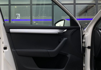 Подержанный автомобиль Skoda Octavia Liftback 2013 года (16 фото)