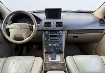 Подержанный автомобиль Volvo XC90 2010 года (12 фото)