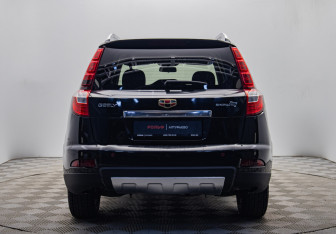 Подержанный автомобиль Geely Emgrand X7 2016 года (4 фото)