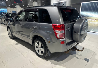 Подержанный автомобиль Suzuki Grand Vitara 2007 года (4 фото)