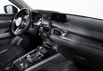 Подержанный автомобиль Mazda CX-5 2017 года (8 фото)
