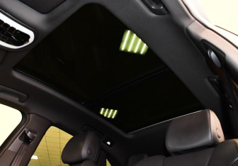 Подержанный автомобиль Porsche Macan 2019 года (24 фото)