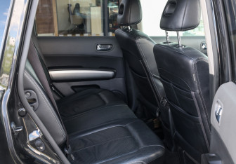 Подержанный автомобиль Nissan X-Trail 2008 года (12 фото)