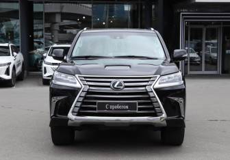 Подержанный автомобиль Lexus LX 2016 года (2 фото)