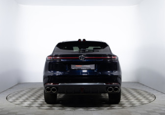 Подержанный автомобиль Changan UNI-K 2021 года (6 фото)