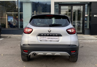Подержанный автомобиль Renault Kaptur 2016 года (6 фото)