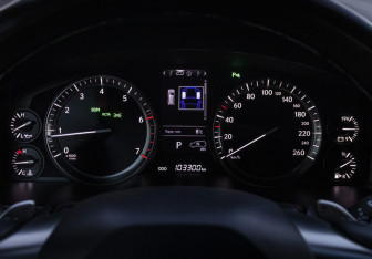 Подержанный автомобиль Lexus LX 2016 года (18 фото)