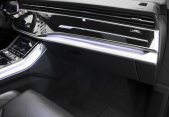 Подержанный автомобиль Audi Q7 2021 года (31 фото)