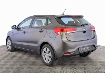 Подержанный автомобиль Kia Rio Hatchback 2015 года (7 фото)