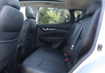 Подержанный автомобиль Nissan Qashqai 2017 года (9 фото)