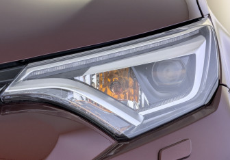 Подержанный автомобиль Toyota RAV4 2016 года (11 фото)