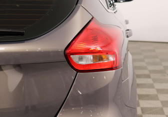 Подержанный автомобиль Ford Focus Hatchback 2018 года (8 фото)