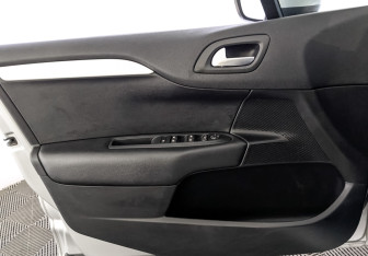 Подержанный автомобиль Citroen C4 Sedan 2020 года (19 фото)