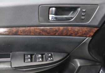 Подержанный автомобиль Subaru Outback Wagon 2014 года (11 фото)