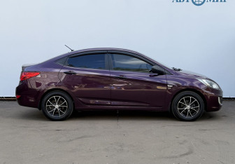 Подержанный автомобиль Hyundai Solaris Sedan 2011 года (4 фото)