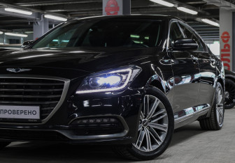 Подержанный автомобиль Genesis G80 2019 года (21 фото)